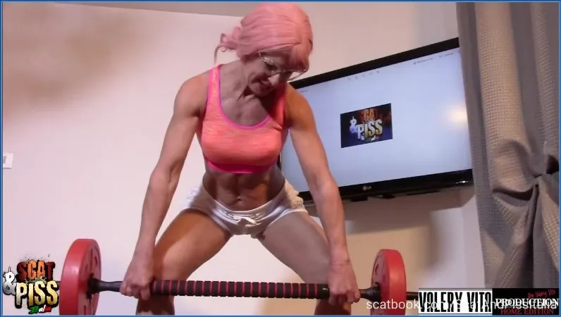 Valery Vita's entraînement sportif humide avec scat et scato - vidéo scato