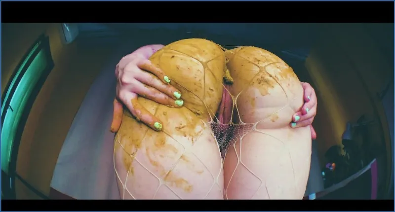 SweetBettyParlour présente une striptease privée avec un parfum puissant - vidéo fétiche