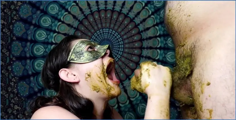 Latina Scat Wife avale lors d'une fellation perverse vue sous trois angles - vidéo scato