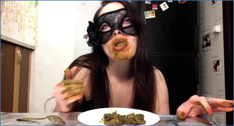 Scat Lina sert un petit-déjeuner de scato et avale tout - vidéo fétiche