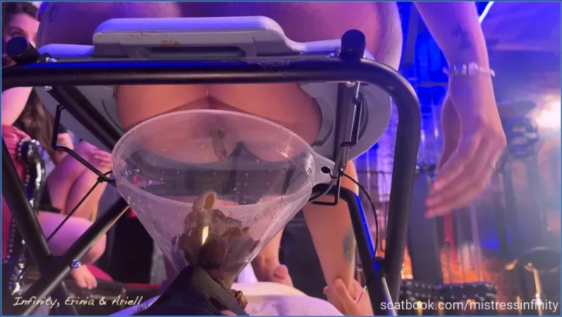 Miss Infinity et les dominantes chient directement dans la bouche de leur esclave - vidéo fétiche