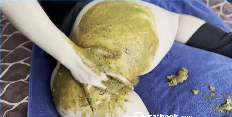 Miss Poop s'éclate avec son derrière bien sale - vidéo scato