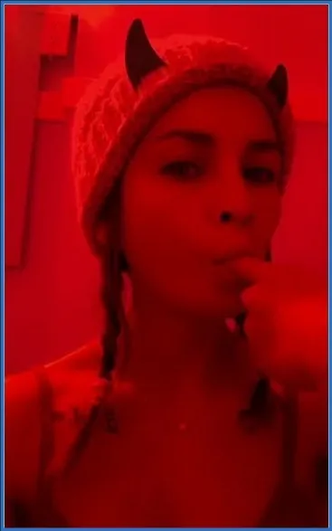 LilbuttLex joue avec une balle de golf dans le cul et ass-to-mouth - vidéo fétiche