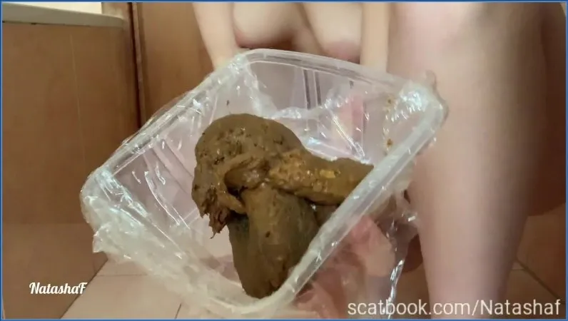 NatashaF sert ton déjeuner avec du scato frais - vidéo fétiche