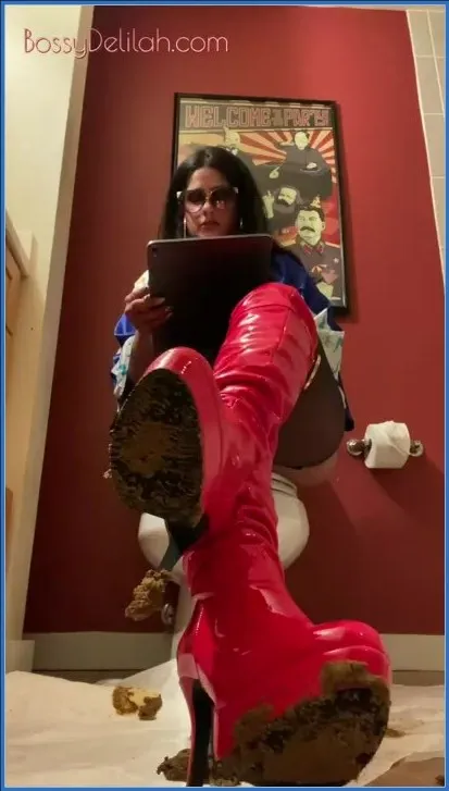 Bossy Delilah commence le jour 1 de sa série de consommation de scato - vidéo scato