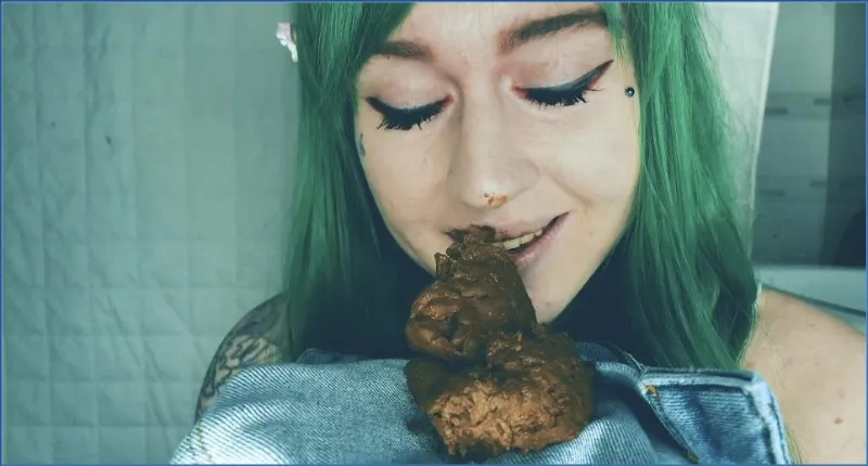 SweetBettyParlour remplit sa culotte de scato - vidéo fétiche