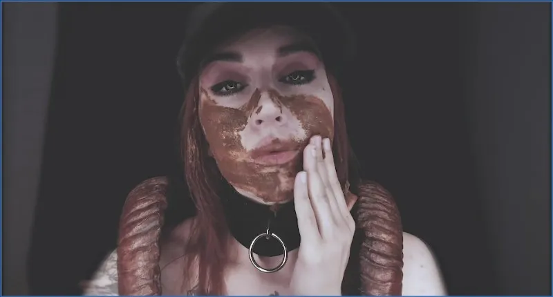 SweetBettyParlour vole le scato de son mari et s'en badigeonne - vidéo fétiche