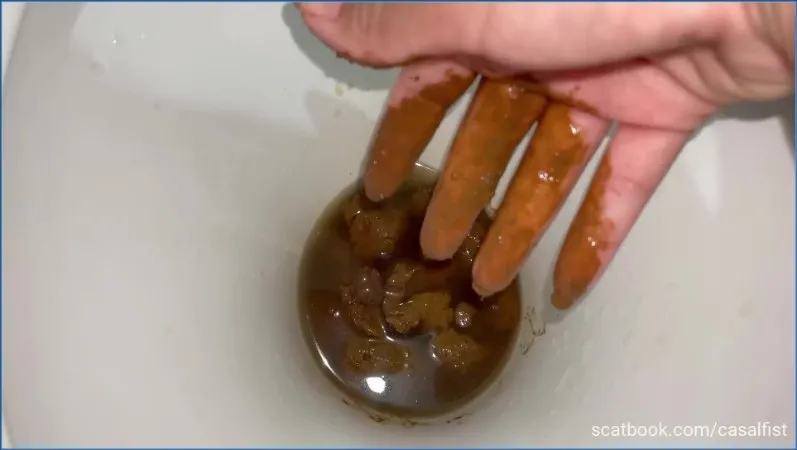 Casal Fist sur le trône avec Coco et scato - vidéo scato