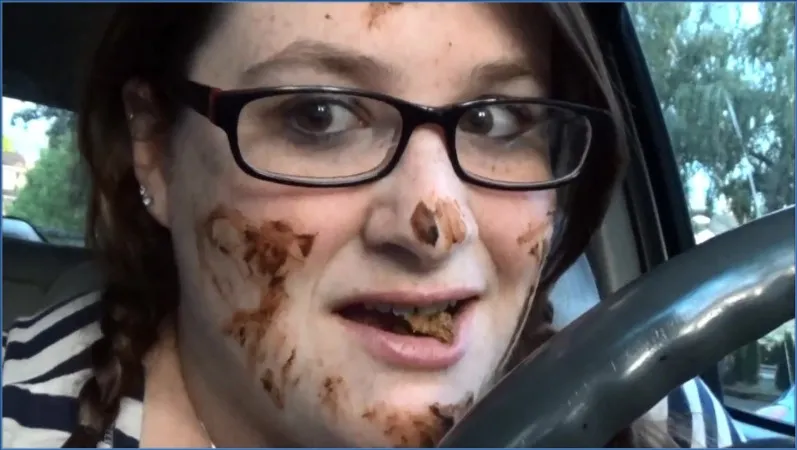 Samantha Starfish et son sac de catastrophe plein de scato - vidéo scato