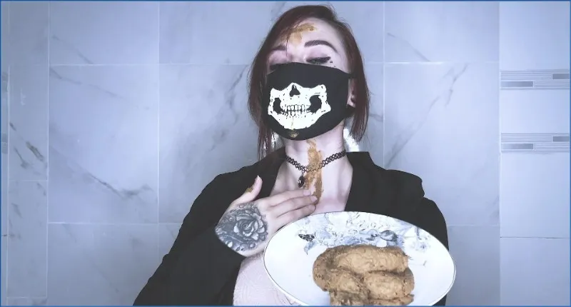 SweetBettyParlour présente son gros tas de sucre pendant son solo pervers - vidéo scato