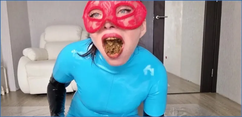 Scatlina joue avec 11 charges de diarrhée en tenue latex (Partie 1) - vidéo scato