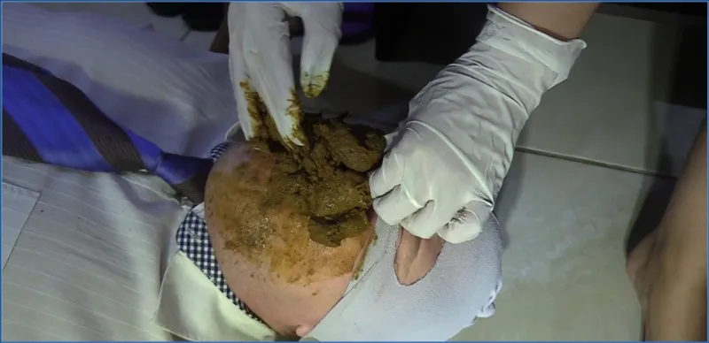 Milana Smelly: Avalage rapide de scato - vidéo scato