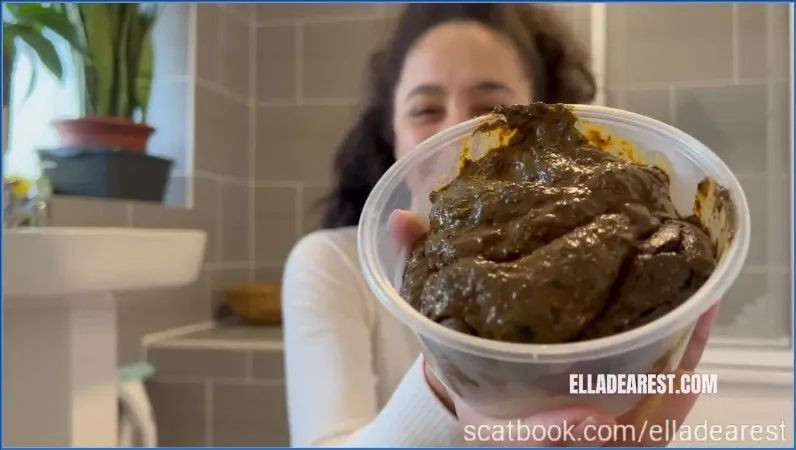 Ella Dearest te sert son gros bouse après le rôti du dimanche - vidéo fétiche