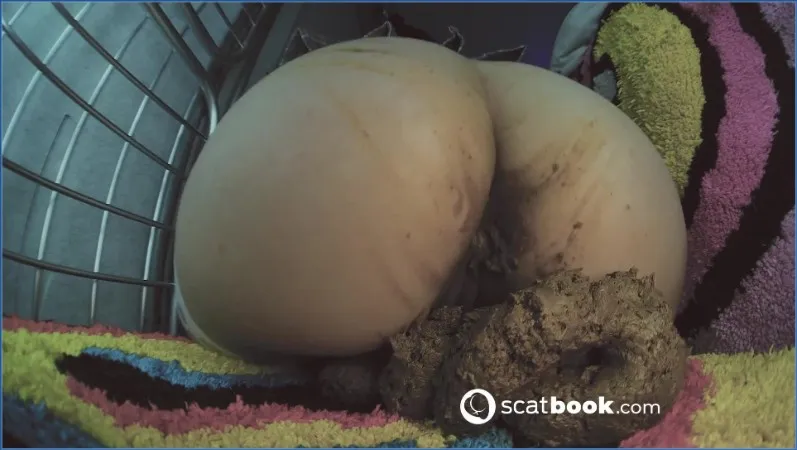 Sweet Betty Parlour et le chaos du scato après le café du matin - vidéo scato