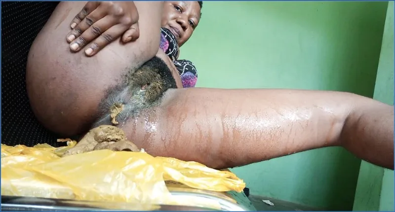 La Princesse Ébène s'encule chic avec son chaud bouse - vidéo fétiche